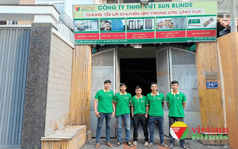 Đội ngũ nhân viên Việt Sun Blinds giàu kinh nghiệm thi công các loại mành rèm văn phòng