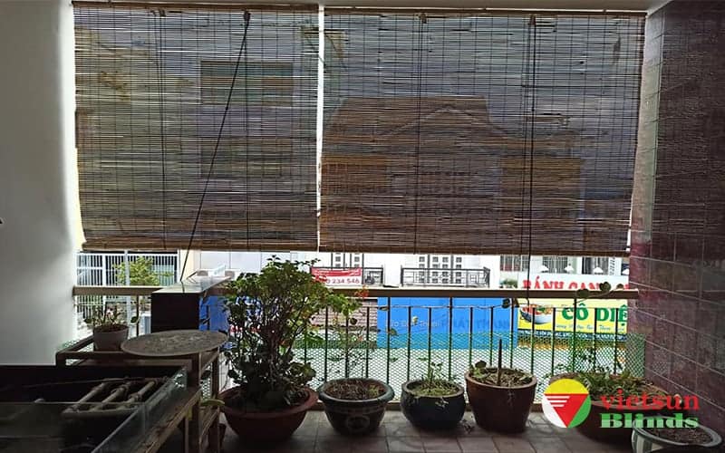 Việt Sun Blinds đơn vị chuyên báo giá lắp đặt mành che nắng mưa tại khu vực HCM. LH nhận báo giá và tư vấn miễn phí: 0909 62 7700