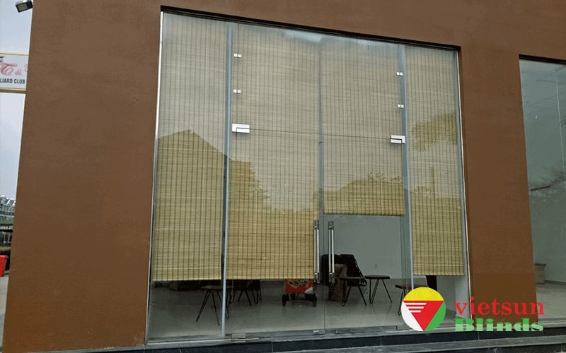 Lắp đặt rèm trúc trang trí cho quán cafe